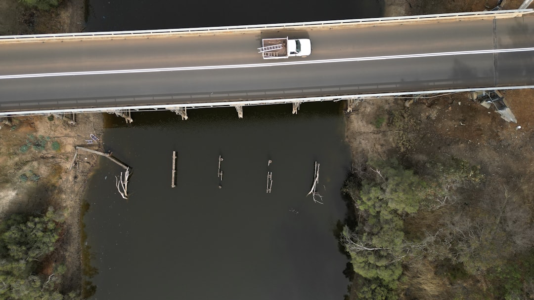 Wie weit darf Ladung vorne am Fahrzeug überstehen? Wichtige Regeln zur Ladungssicherheit